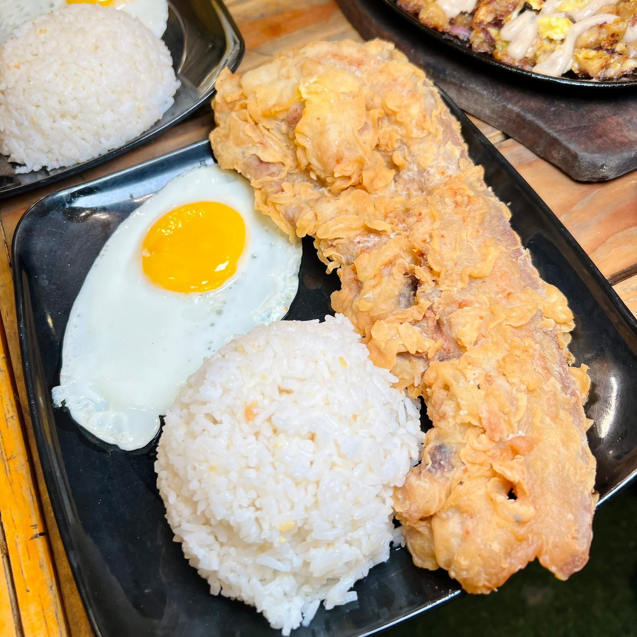 Aling Lydia's Tapsilogan